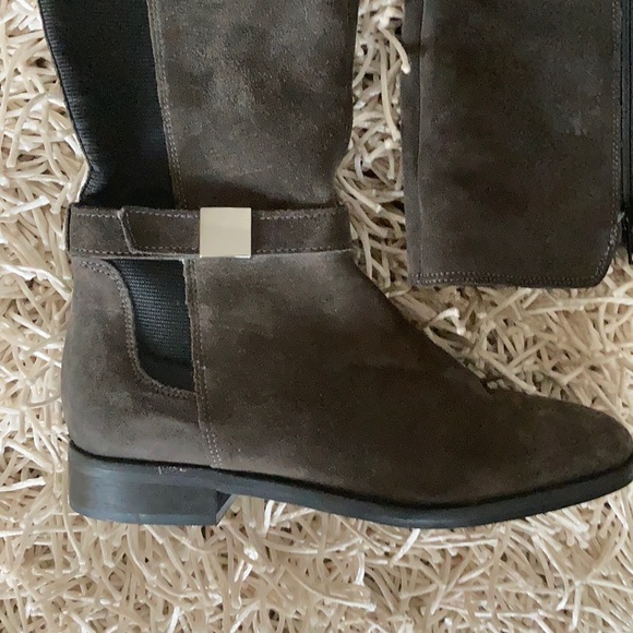 Tall suede boots - Picture 2 of 5